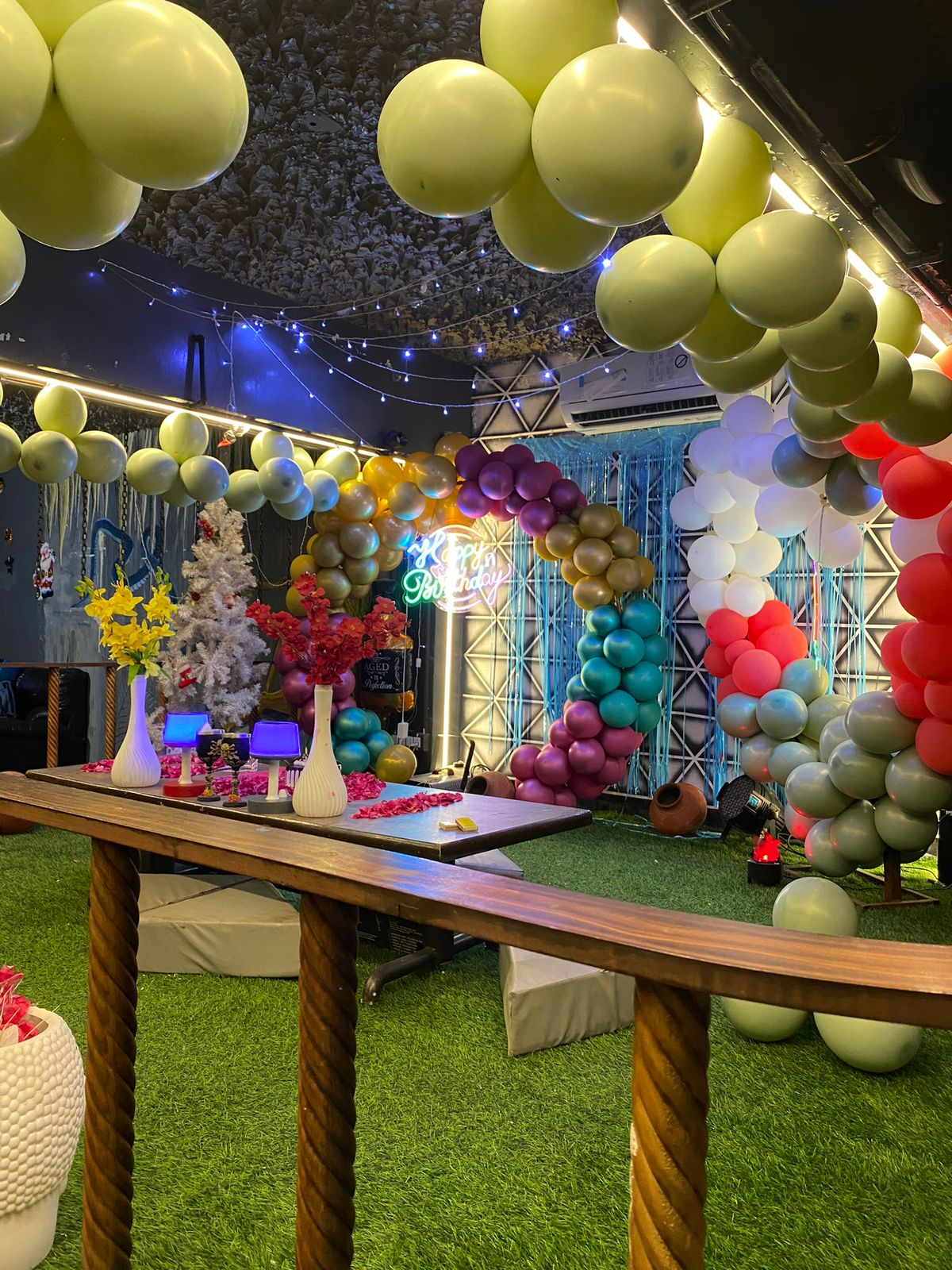 Balloon party decor inside the cafe